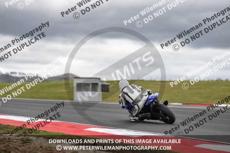 cadwell no limits trackday;cadwell park;cadwell park photographs;cadwell trackday photographs;enduro digital images;event digital images;eventdigitalimages;navarra;no limits trackdays;peter wileman photography;racing digital images;trackday digital images;trackday photos
